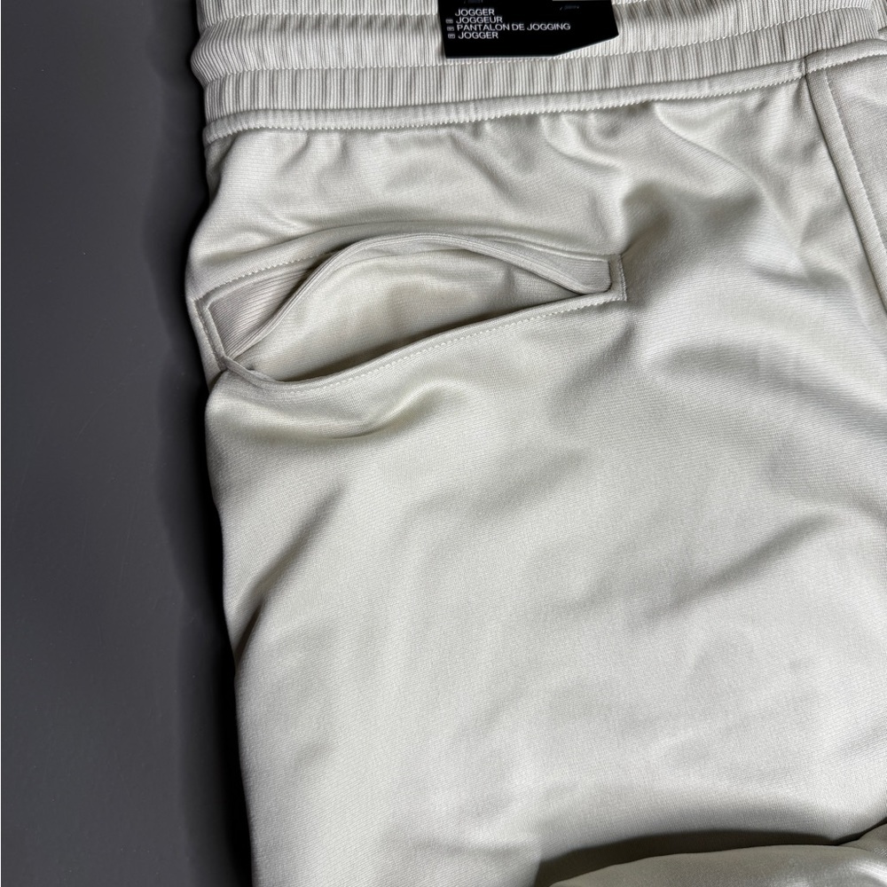 Under Armour Men's Light Tan Jogger - Picture 5 of 7